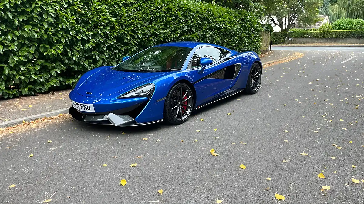 Used 2019 Mclaren 570s Vega Blue - Interior and Exterior details 3