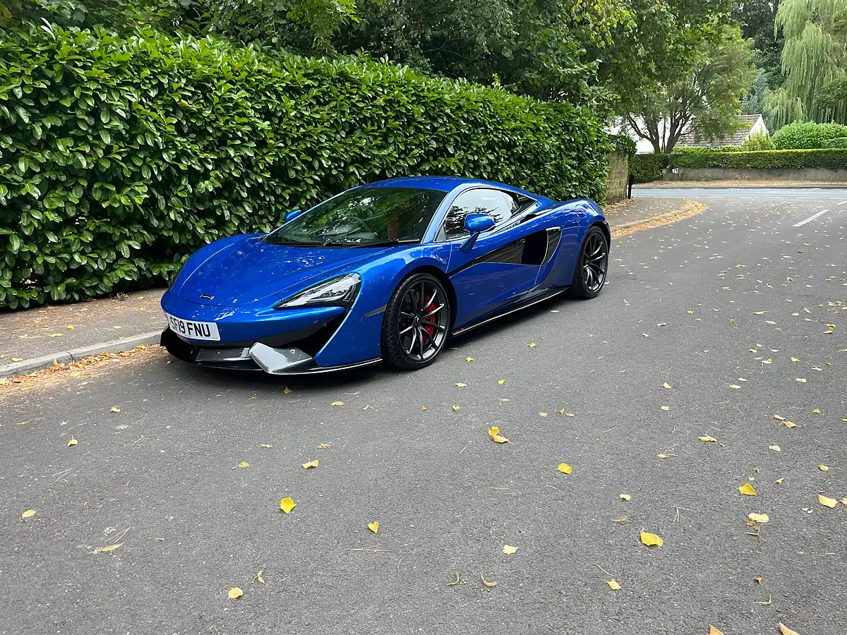 Used 2019 Mclaren 570s Vega Blue - Interior and Exterior details 4