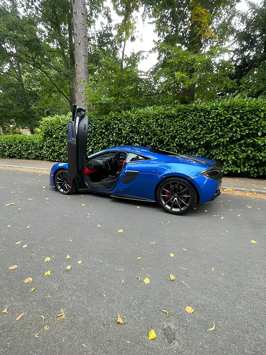 Used 2019 Mclaren 570s Vega Blue - Interior and Exterior details 6
