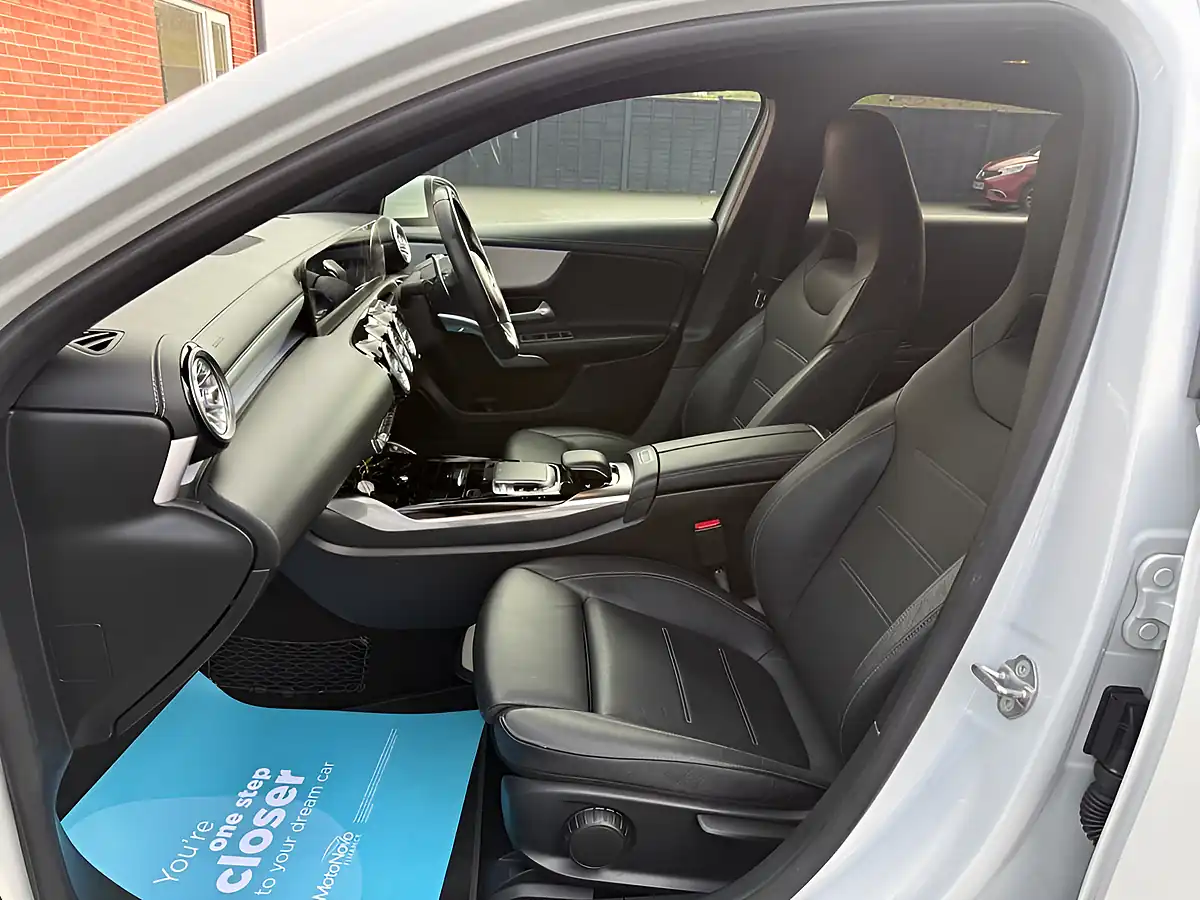 Used 2019 Mercedes-Benz a-Class A35 AMG Premium White - Interior and Exterior details 19
