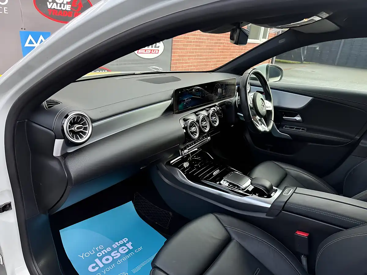 Used 2019 Mercedes-Benz a-Class A35 AMG Premium White - Interior and Exterior details 20
