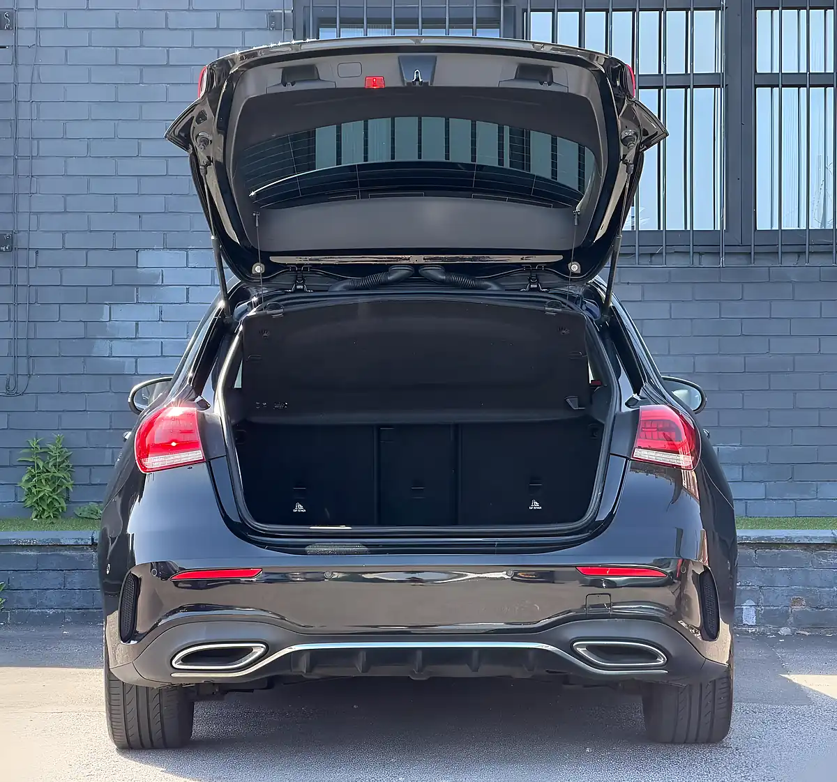 Used 2019 Mercedes-Benz a Class AMG Line Black - Interior and Exterior details 11