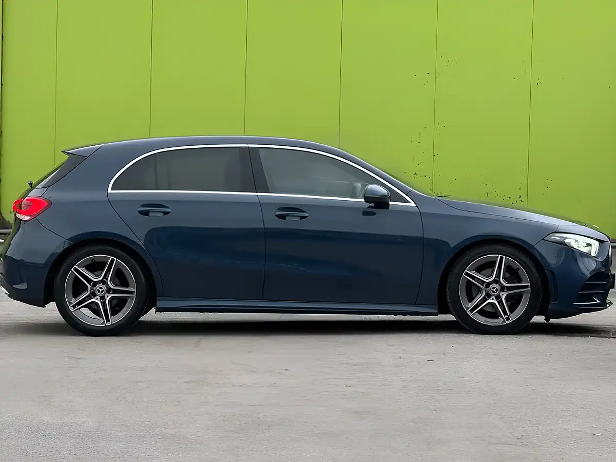 Used 2019 Mercedes-Benz a Class AMG Line Blue - Interior and Exterior details 9