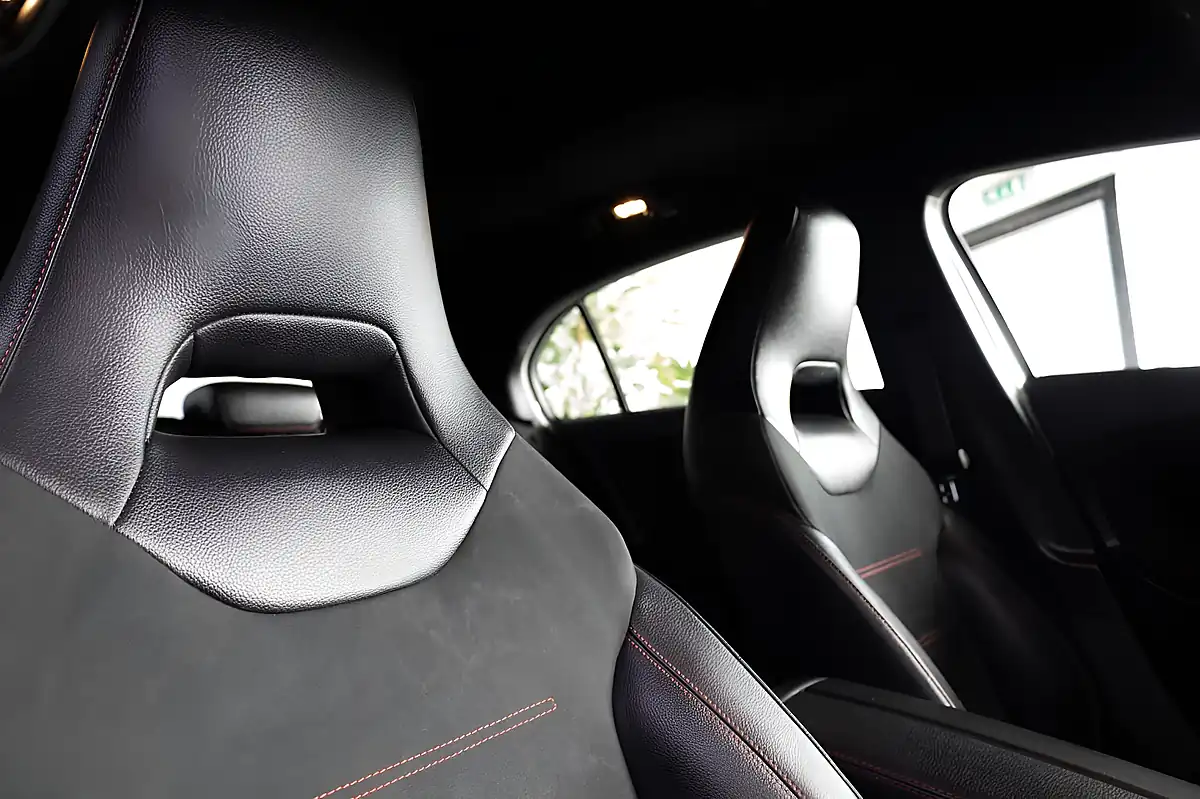 Used 2019 Mercedes-Benz a Class AMG Line (executive) White - Interior and Exterior details 12