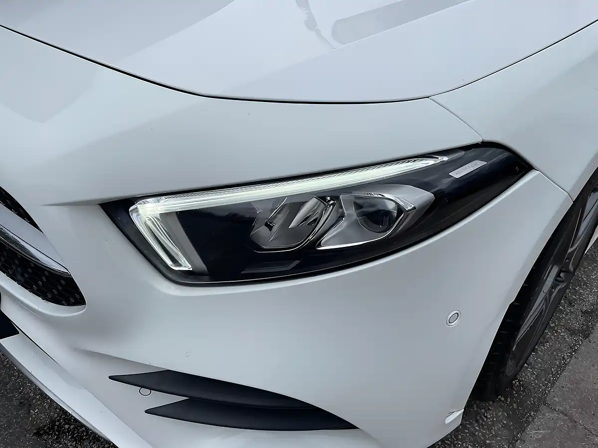 Used 2019 Mercedes-Benz a Class AMG Line (executive) White - Interior and Exterior details 8