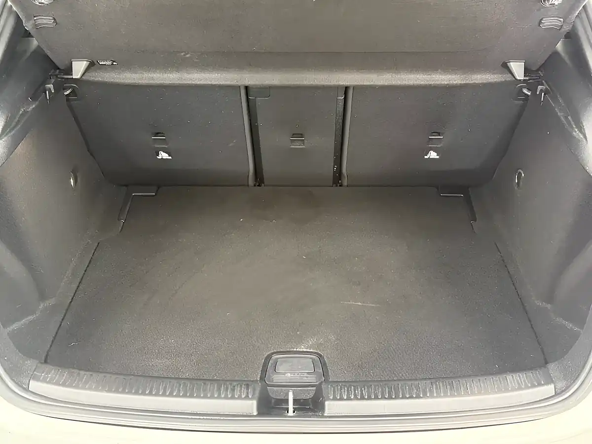 Used 2019 Mercedes-Benz a Class AMG Line (premium 2) White - Interior and Exterior details 18