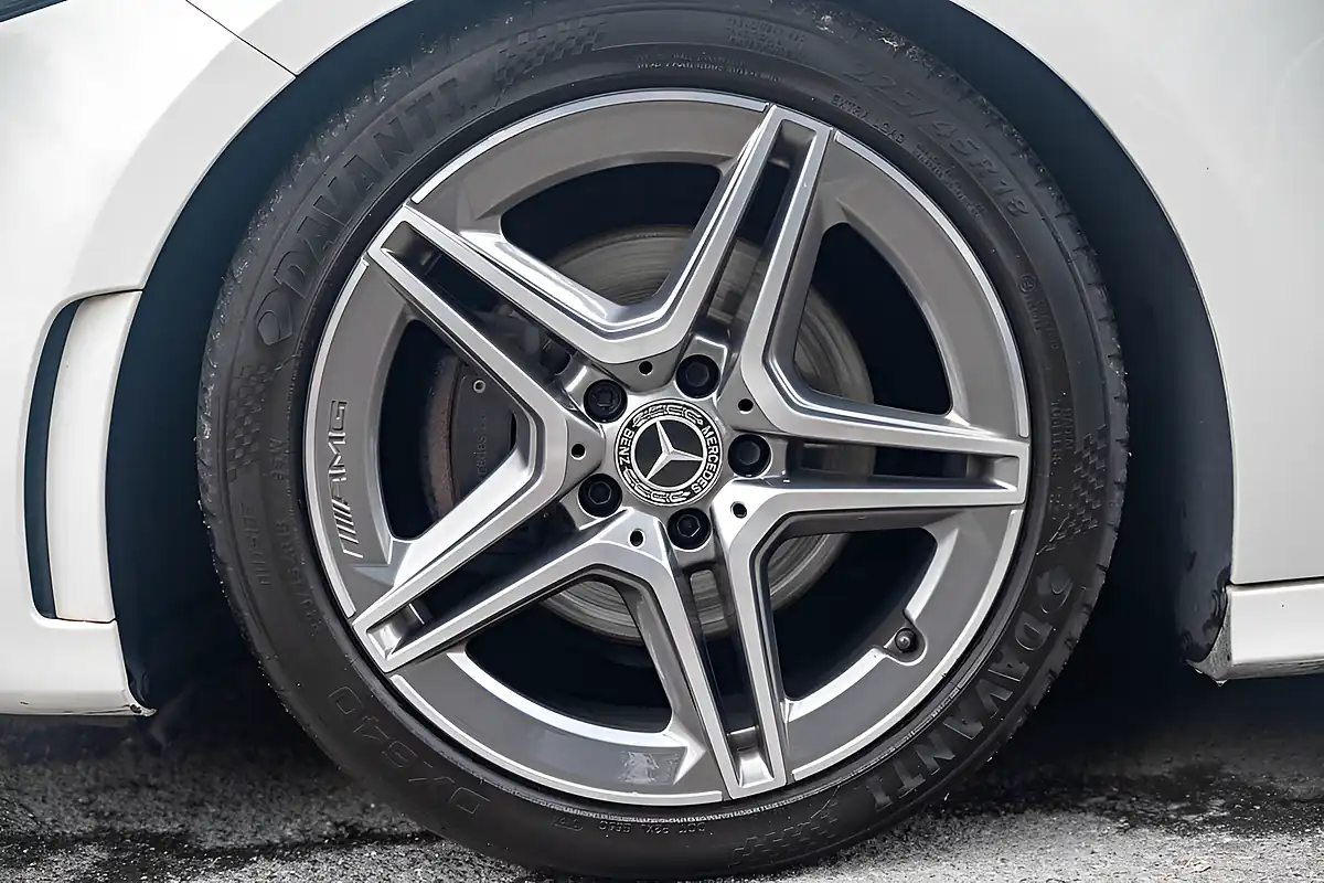Used 2019 Mercedes-Benz a Class AMG Line (premium) Polar White - Interior and Exterior details 12