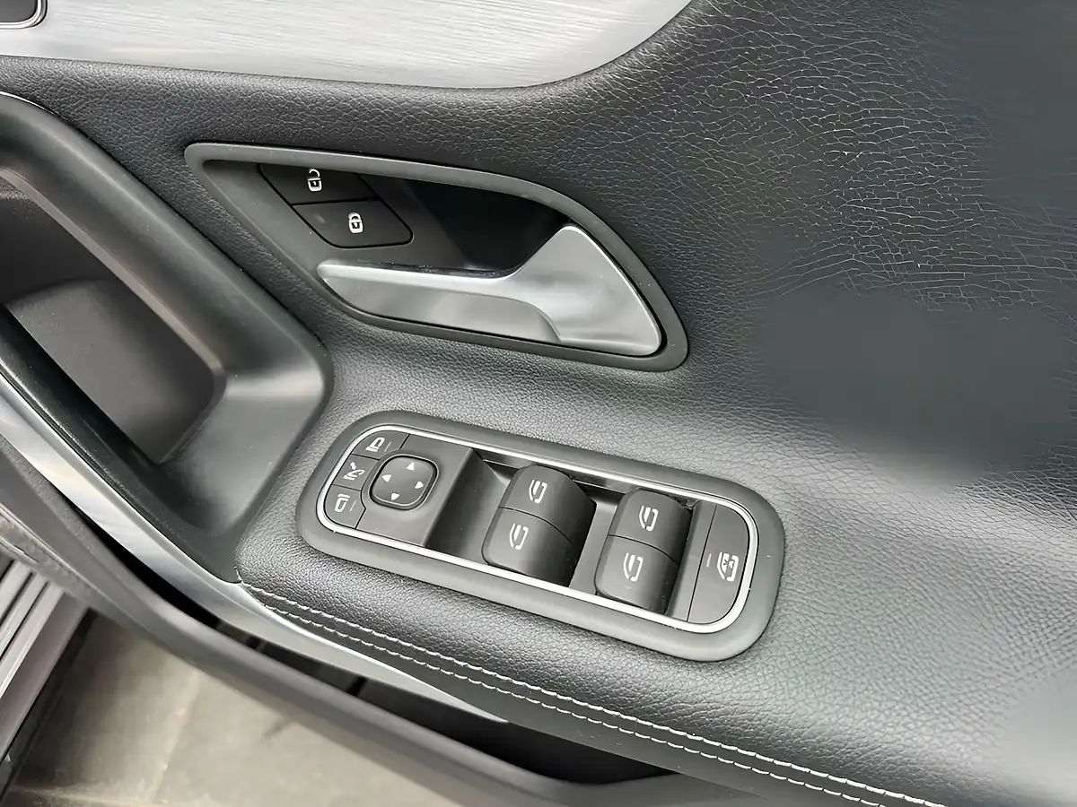 Used 2019 Mercedes-Benz a-Class Premium+ Grey - Interior and Exterior details 11