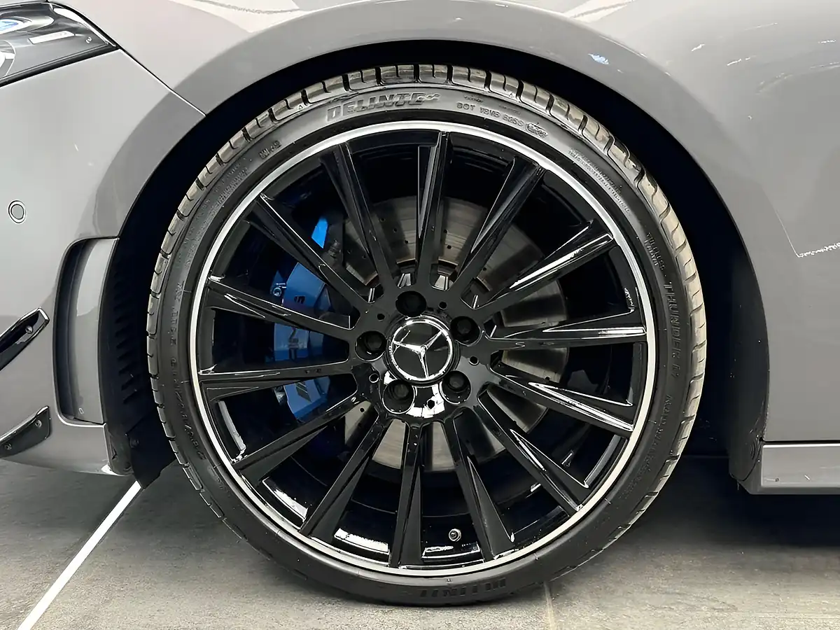 Used 2019 Mercedes-Benz a-Class Premium+ Grey - Interior and Exterior details 16