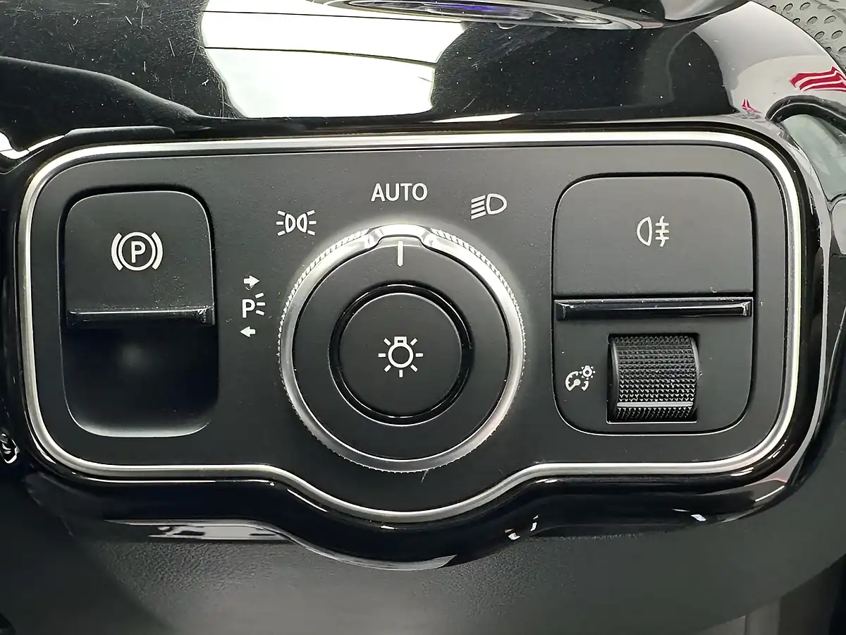 Used 2019 Mercedes-Benz a-Class Premium+ Grey - Interior and Exterior details 20