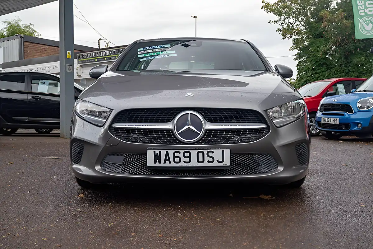 Used 2019 Mercedes-Benz a Class Se (executive) Mountain Grey - Interior and Exterior details 3