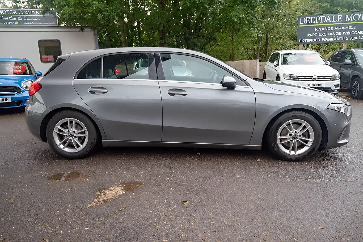 Used 2019 Mercedes-Benz a Class Se (executive) Mountain Grey - Interior and Exterior details 9