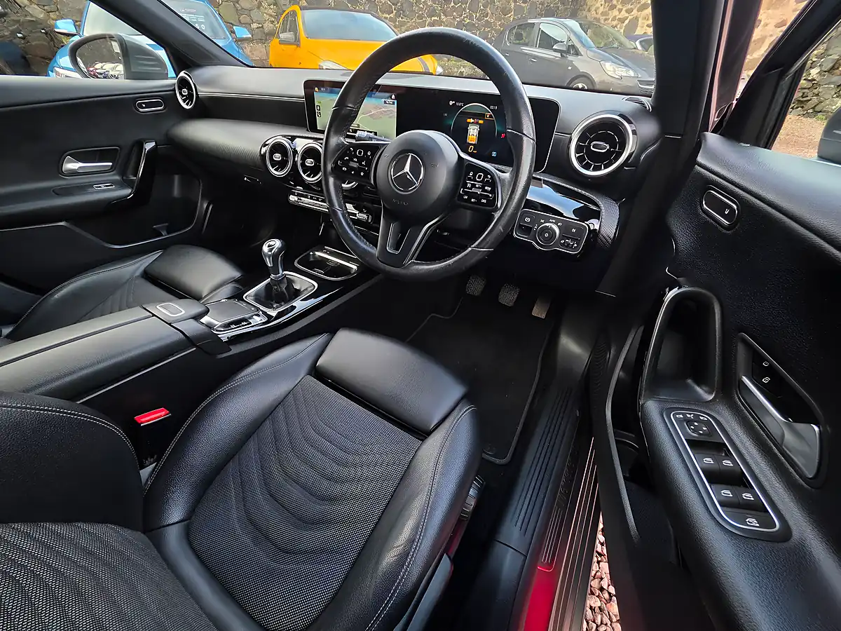 Used 2019 Mercedes-Benz a Class Se Executive Mountain Grey Metallic - Interior and Exterior details 8