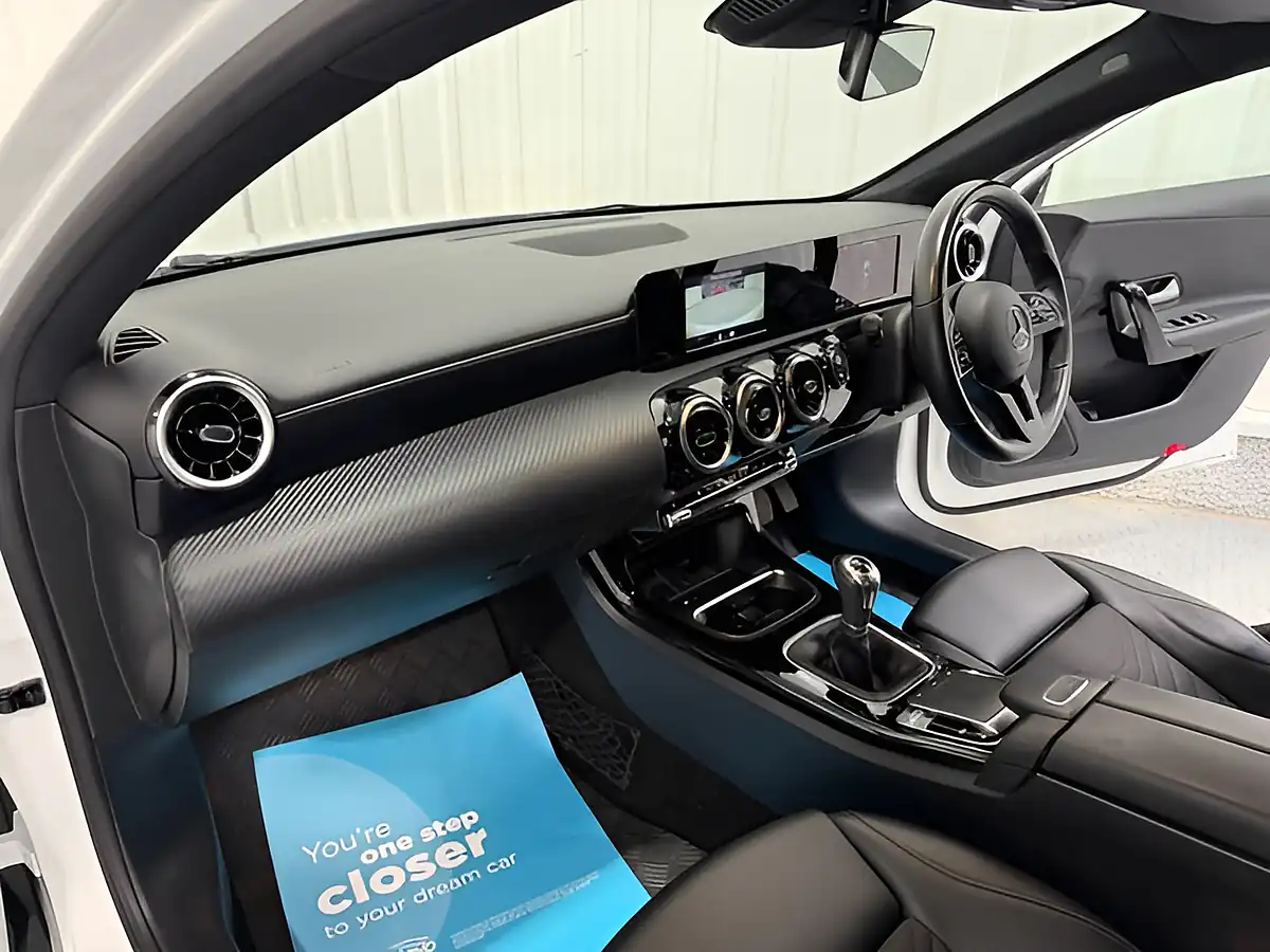 Used 2019 Mercedes-Benz a Class Se Polar White - Interior and Exterior details 10