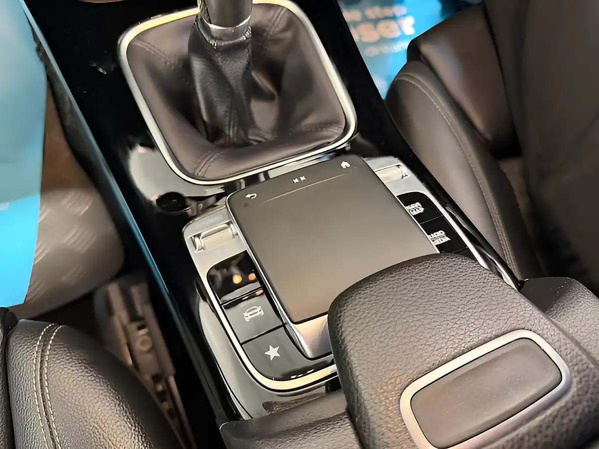 Used 2019 Mercedes-Benz a Class Se Polar White - Interior and Exterior details 20