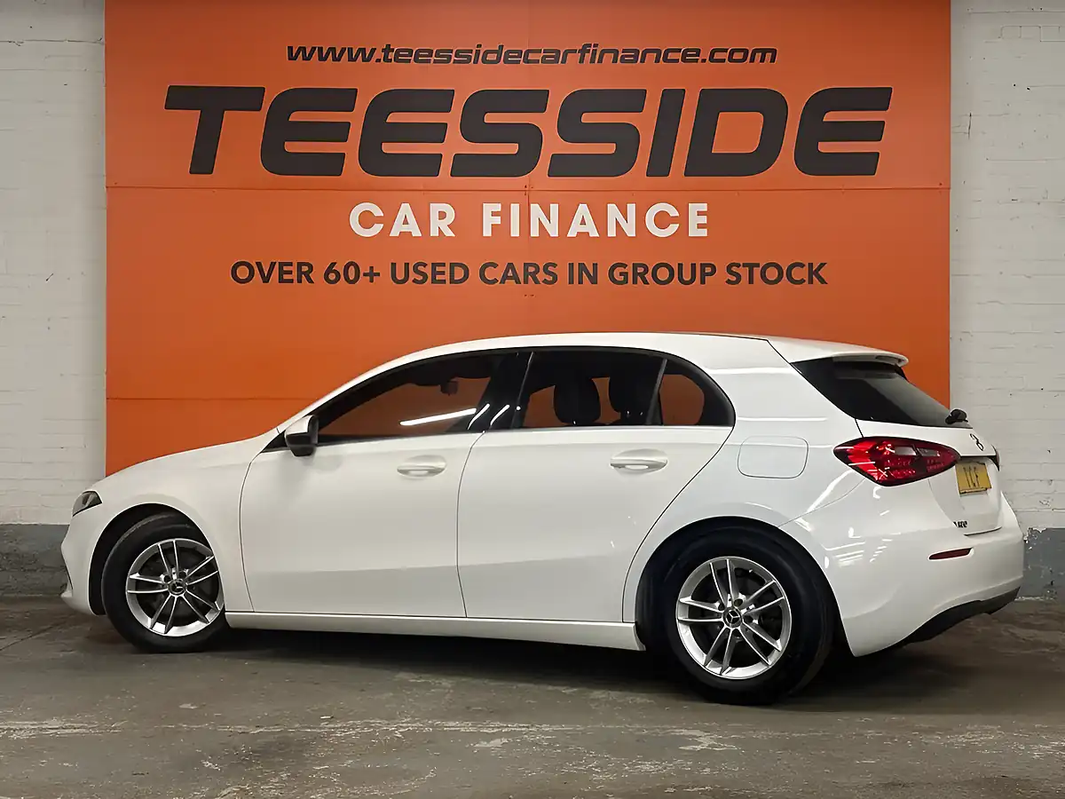 Used 2019 Mercedes-Benz a-Class Se White - Interior and Exterior details 9