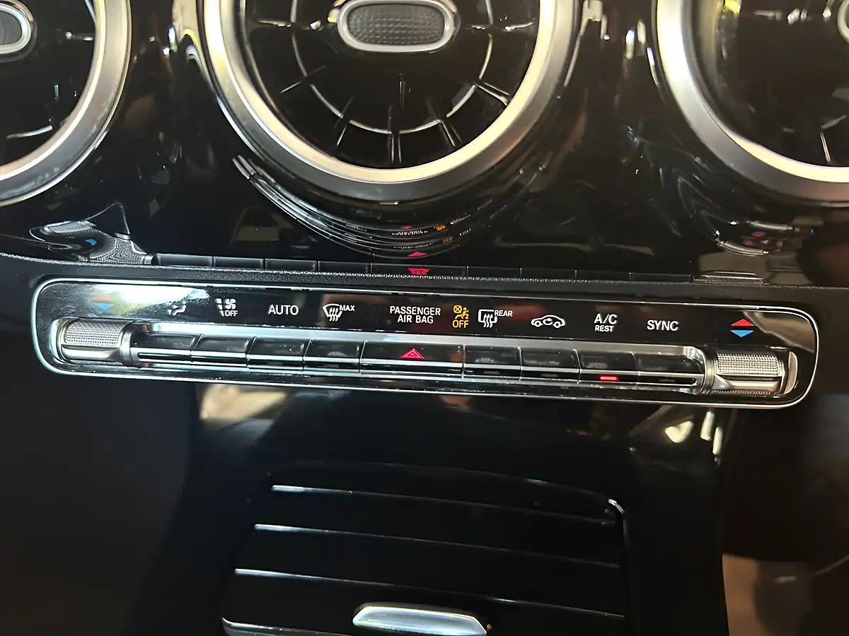 Used 2019 Mercedes-Benz a Class Sport (executive) White - Interior and Exterior details 13