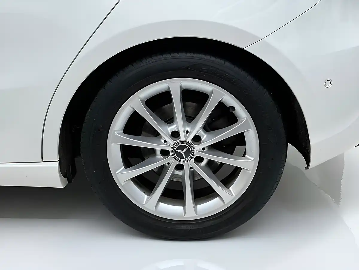 Used 2019 Mercedes-Benz a-Class Sport (executive) White - Interior and Exterior details 15