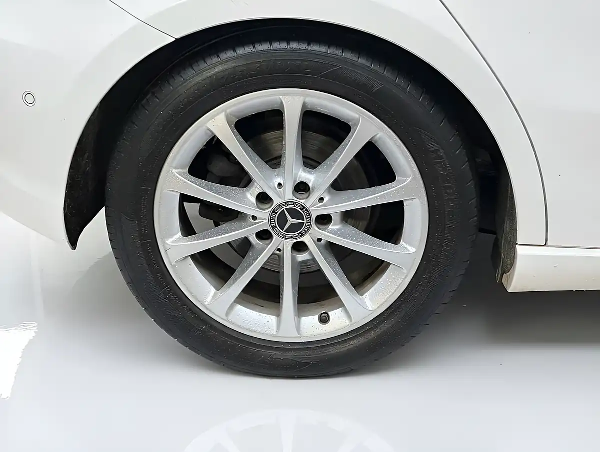 Used 2019 Mercedes-Benz a-Class Sport (executive) White - Interior and Exterior details 16