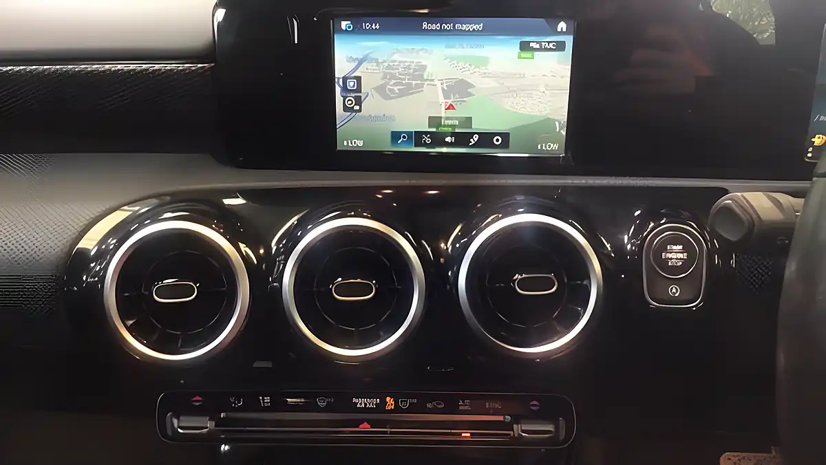 Used 2019 Mercedes-Benz a Class Sport White - Interior and Exterior details 12