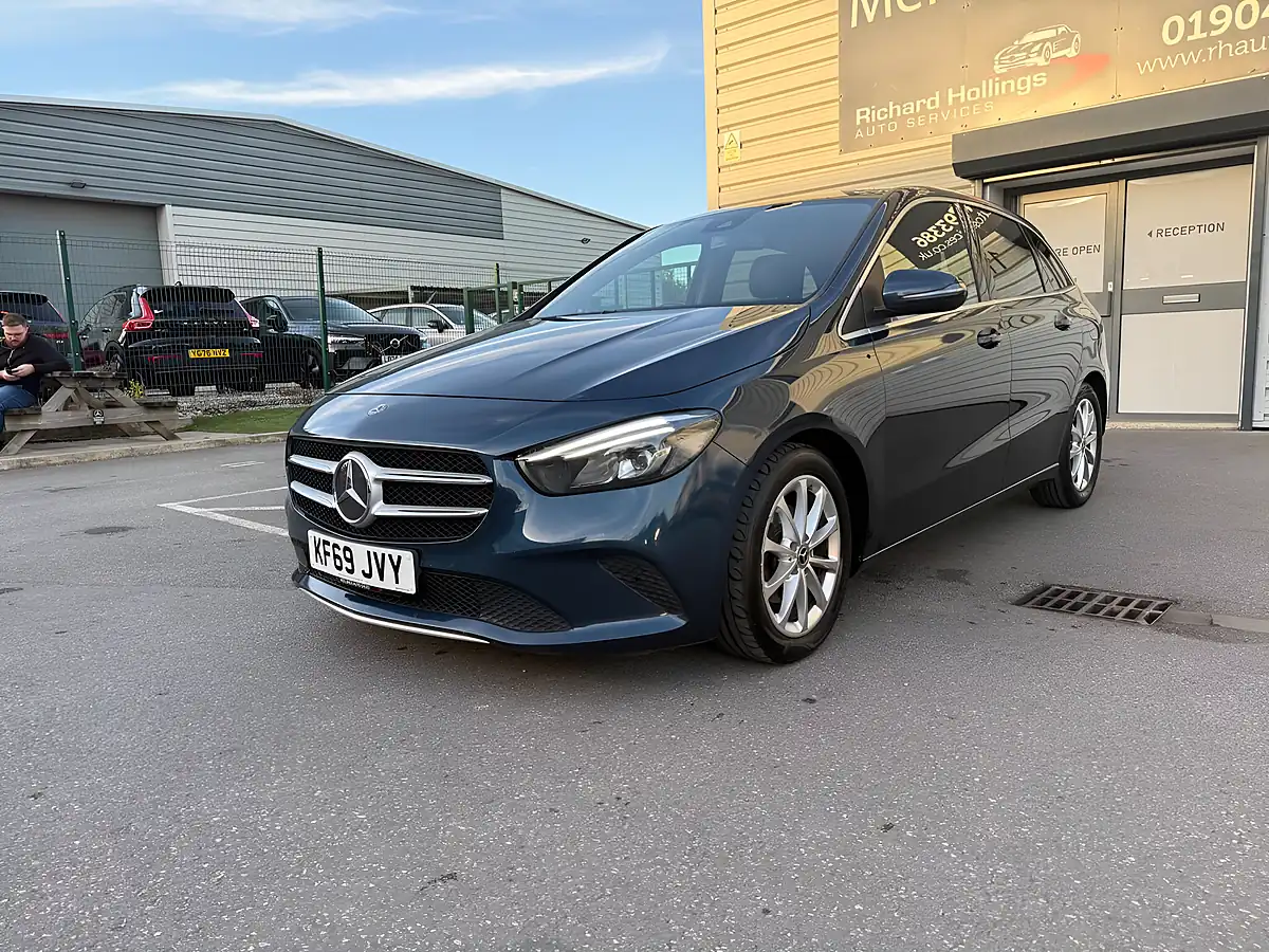 Used 2019 Mercedes-Benz B Class Sport Blue - Interior and Exterior details 7