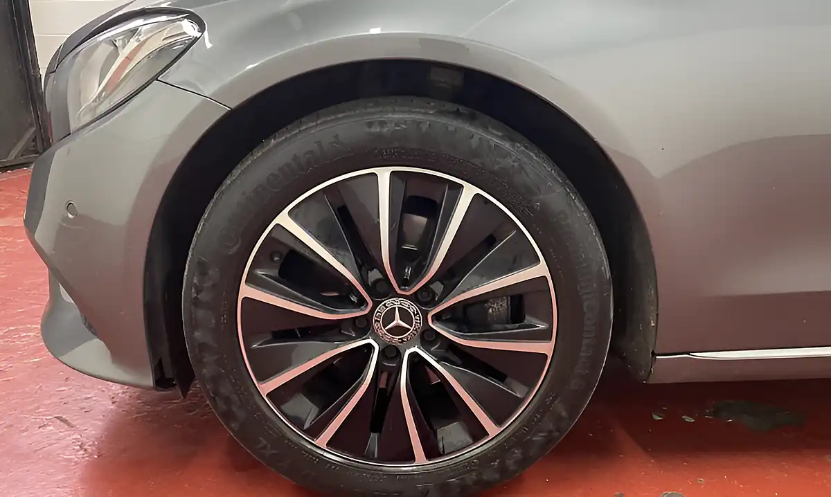 Used 2019 Mercedes-Benz C220 Se Metallic Grey - Interior and Exterior details 8