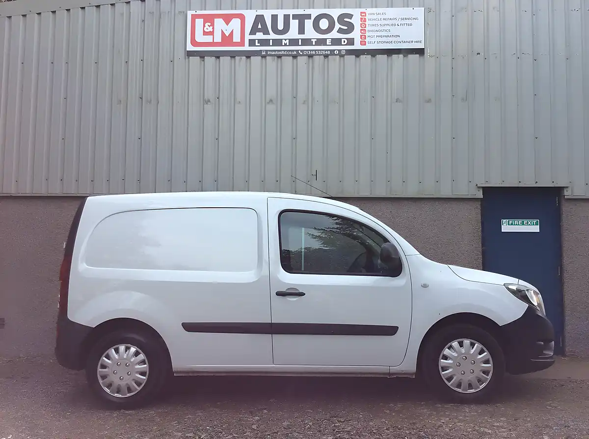 Used 2019 Mercedes-Benz Citan 109 White - Front View
