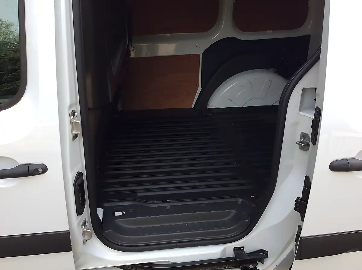 Used 2019 Mercedes-Benz Citan 109 White - Interior and Exterior details 13