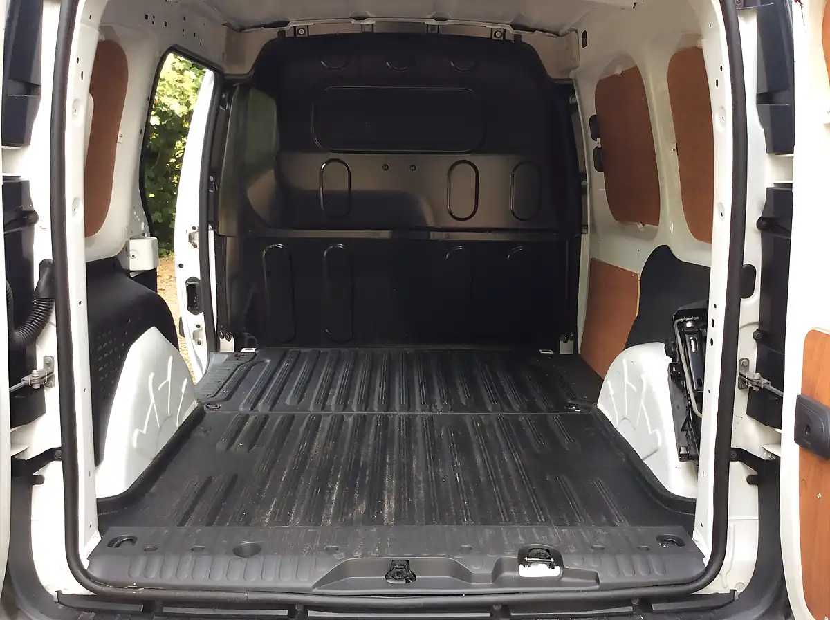 Used 2019 Mercedes-Benz Citan 109 White - Interior and Exterior details 14