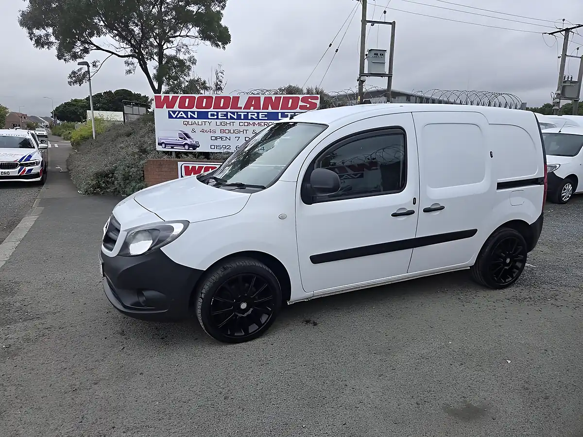 Used 2019 Mercedes-Benz Citan Blue Efficiency White - Interior and Exterior details 4