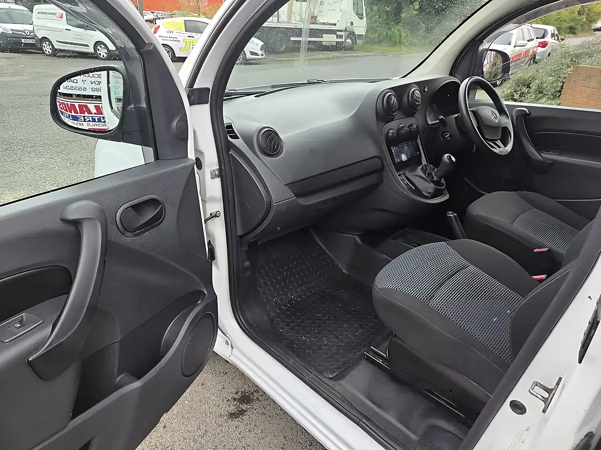Used 2019 Mercedes-Benz Citan Blue Efficiency White - Interior and Exterior details 9