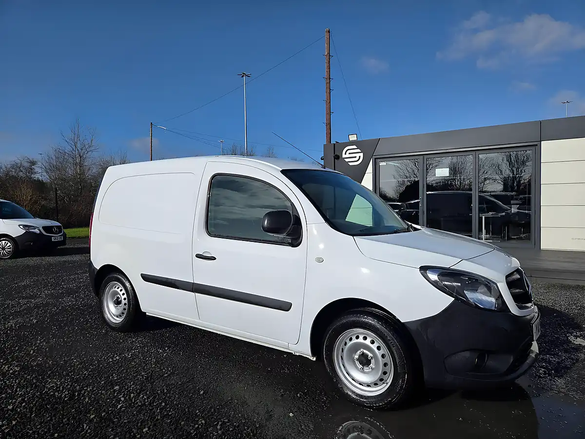 Used 2019 Mercedes-Benz Citan Blueefficiency L2 White - Interior and Exterior details 2
