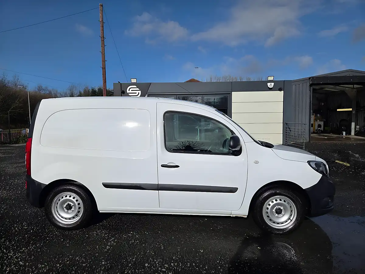 Used 2019 Mercedes-Benz Citan Blueefficiency L2 White - Interior and Exterior details 3