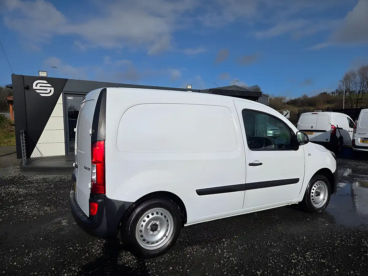 Used 2019 Mercedes-Benz Citan Blueefficiency L2 White - Interior and Exterior details 4