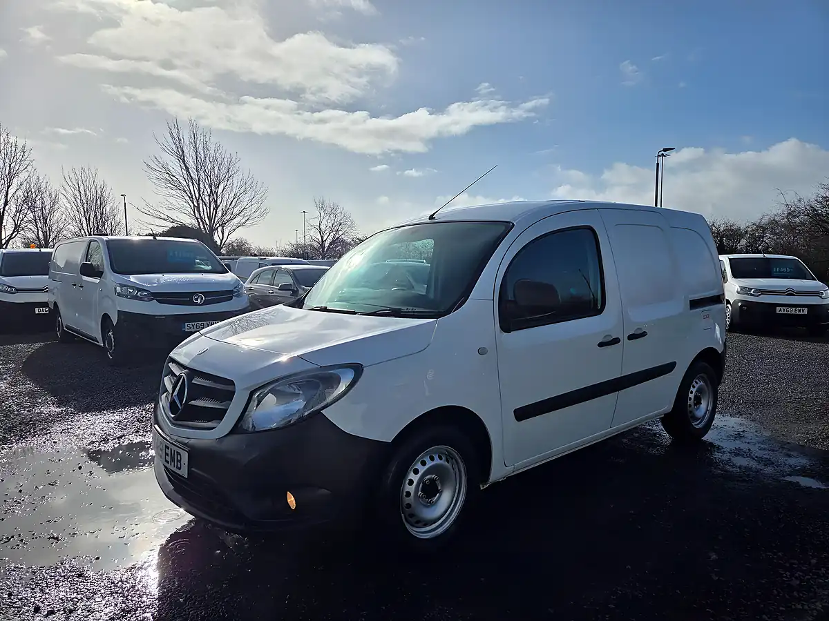 Used 2019 Mercedes-Benz Citan Blueefficiency L2 White - Interior and Exterior details 6