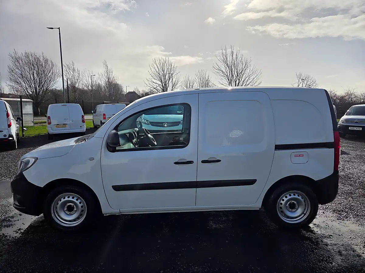 Used 2019 Mercedes-Benz Citan Blueefficiency L2 White - Interior and Exterior details 8