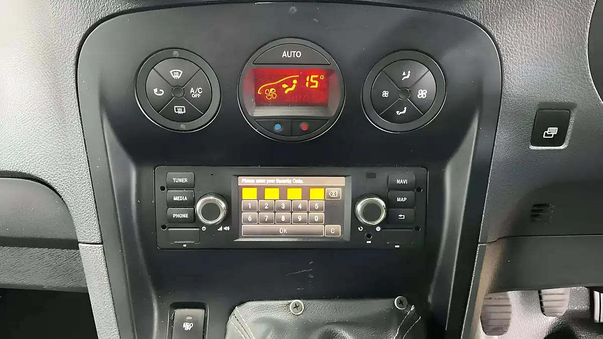 Used 2019 Mercedes-Benz Citan Crew Van L3 Silver - Interior and Exterior details 7