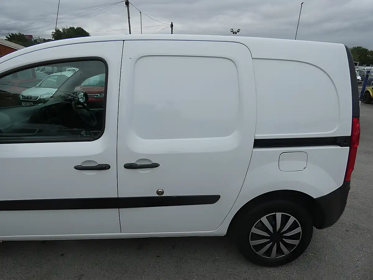 Used 2019 Mercedes-Benz Citan L2 Alpine White - Interior and Exterior details 13