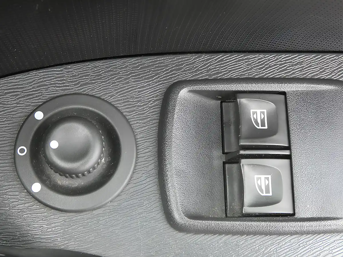 Used 2019 Mercedes-Benz Citan L2 Alpine White - Interior and Exterior details 17