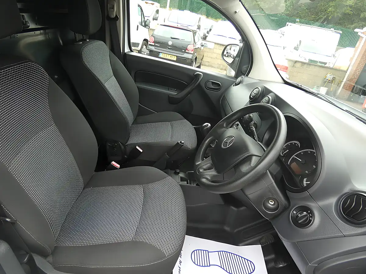 Used 2019 Mercedes-Benz Citan L2 Alpine White - Interior and Exterior details 2