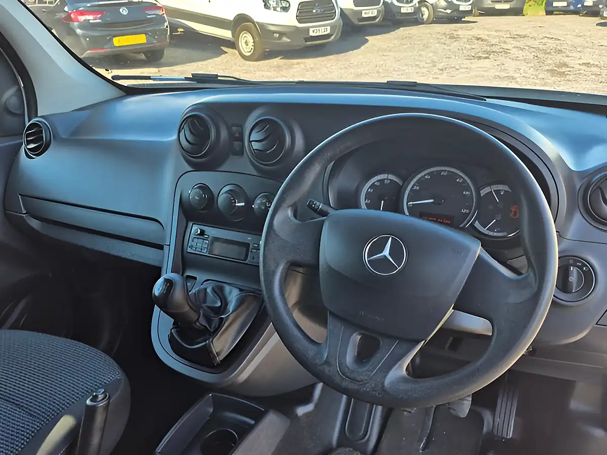 Used 2019 Mercedes-Benz Citan Long Lwb White - Interior and Exterior details 9