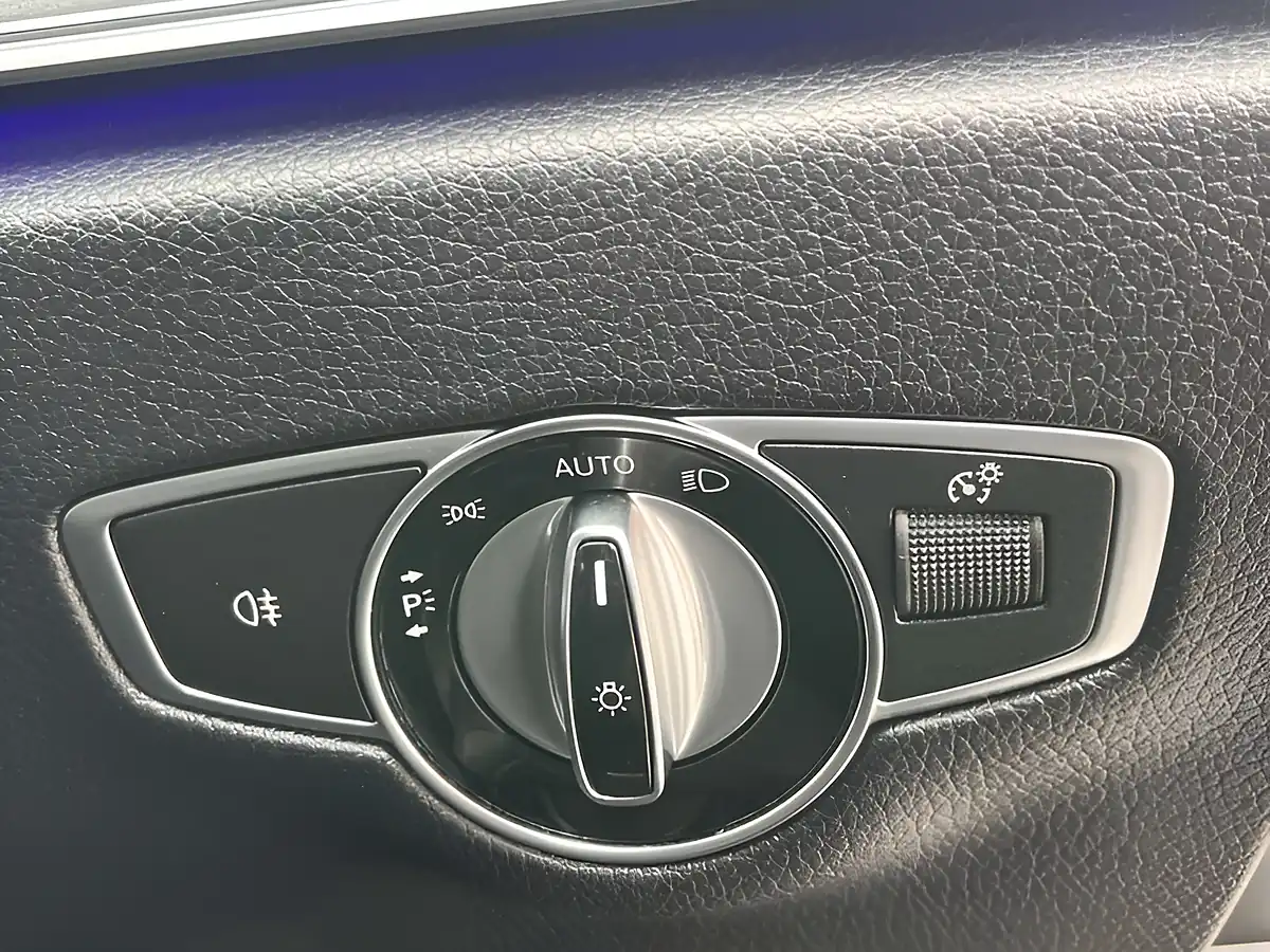 Used 2019 Mercedes-Benz E Class AMG Line Premium Blue - Interior and Exterior details 15