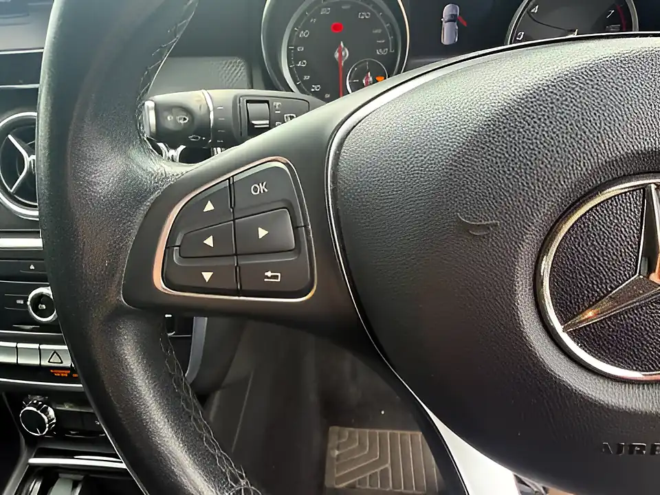 Used 2019 Mercedes-Benz Gla Se Executive Grey - Interior and Exterior details 11