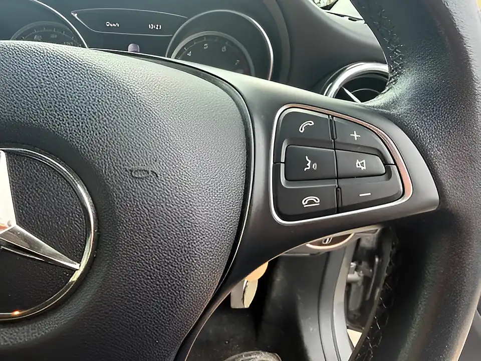Used 2019 Mercedes-Benz Gla Se Executive Grey - Interior and Exterior details 12