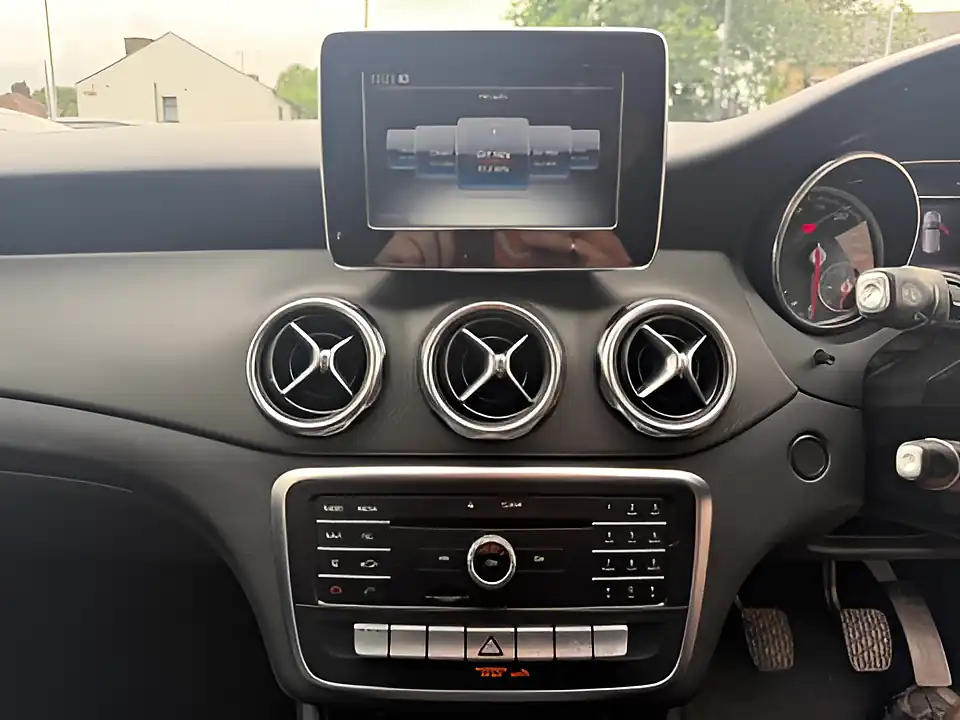 Used 2019 Mercedes-Benz Gla Se Executive Grey - Interior and Exterior details 14