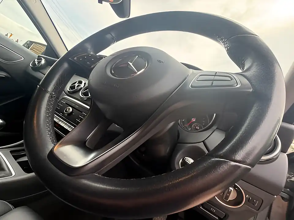 Used 2019 Mercedes-Benz Gla Se Executive Grey - Interior and Exterior details 15