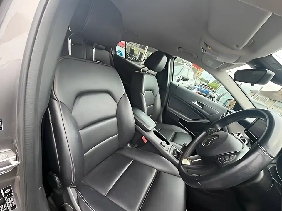 Used 2019 Mercedes-Benz Gla Se Executive Grey - Interior and Exterior details 8