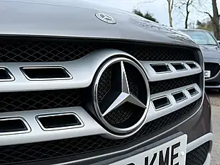 Used 2019 Mercedes-Benz Gla Se Mountain Grey - Interior and Exterior details 10