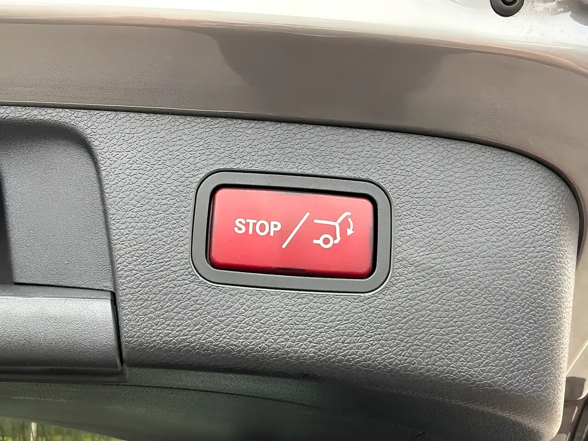 Used 2019 Mercedes-Benz Gla Se Mountain Grey - Interior and Exterior details 15