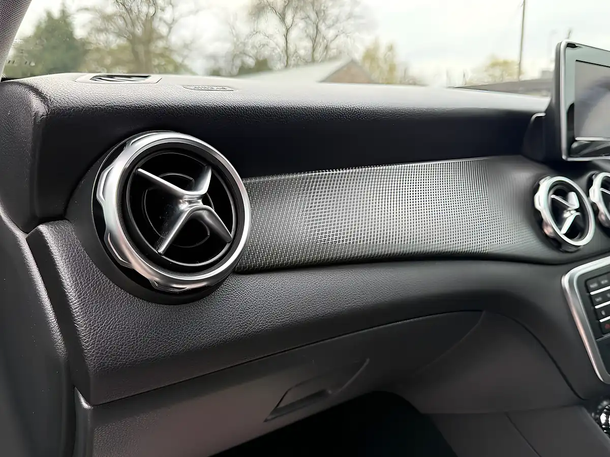 Used 2019 Mercedes-Benz Gla Se Mountain Grey - Interior and Exterior details 18